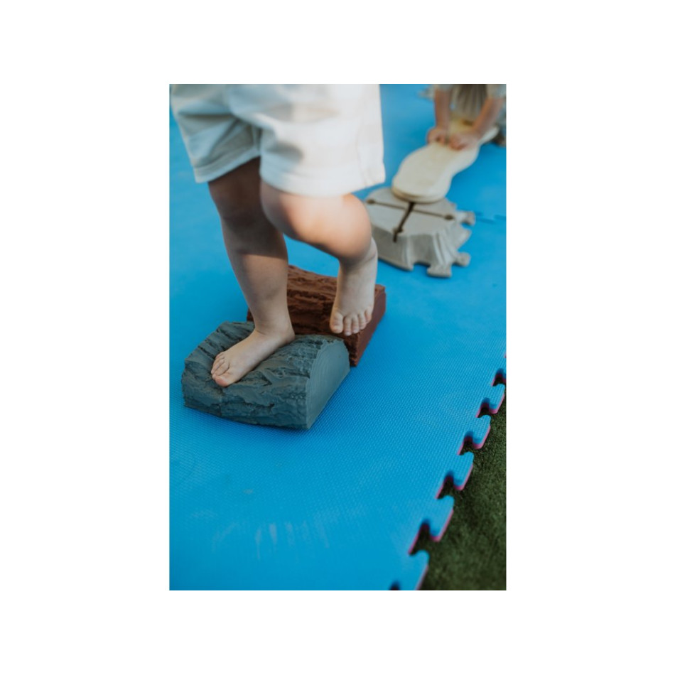 Kłoda - Kamień balansujący Kłoda - Kamień balansujący