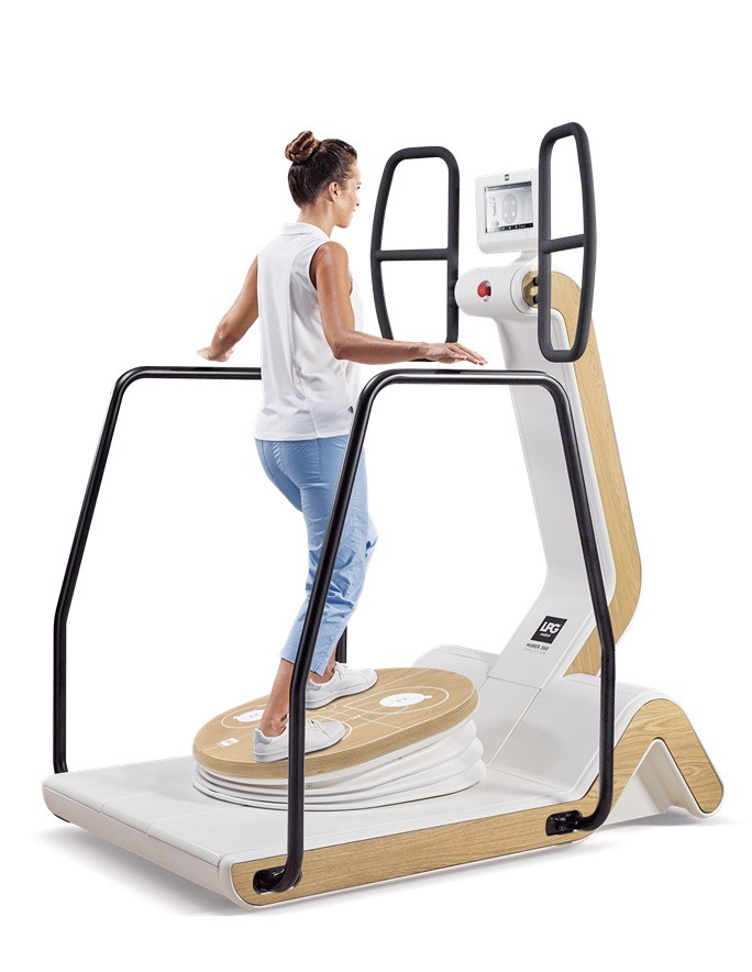 kobieta ćwicząca na HUBER 360<sup>®</sup> Evolution